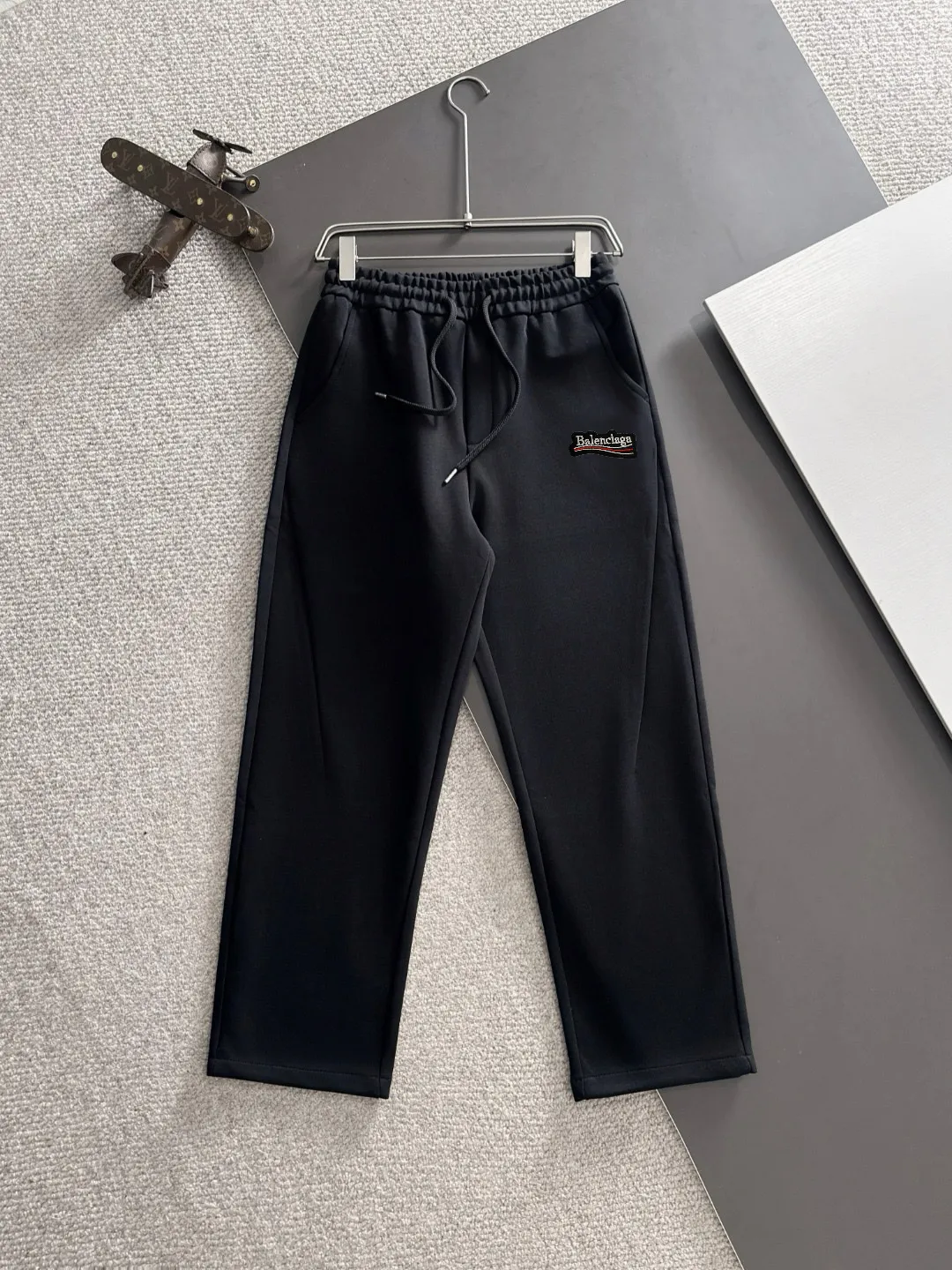 P155， （ ， ） Logo Black White ：Black Gray Light Gray Dark Gray Size 29-36